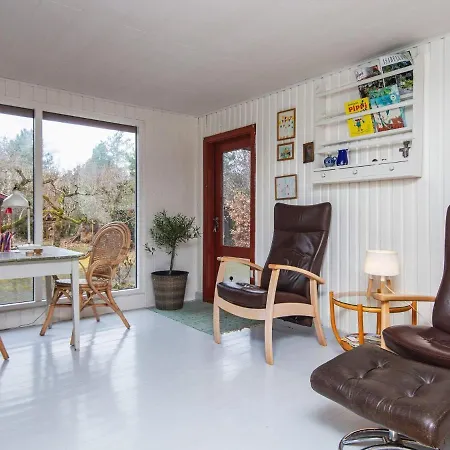 6 Person Holiday Home In Glesborg *